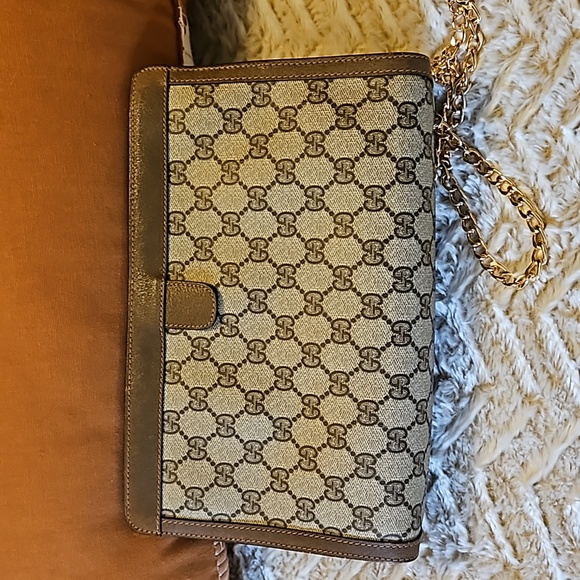 Gucci GG Sherry Line Clutch - Picture 3 of 16